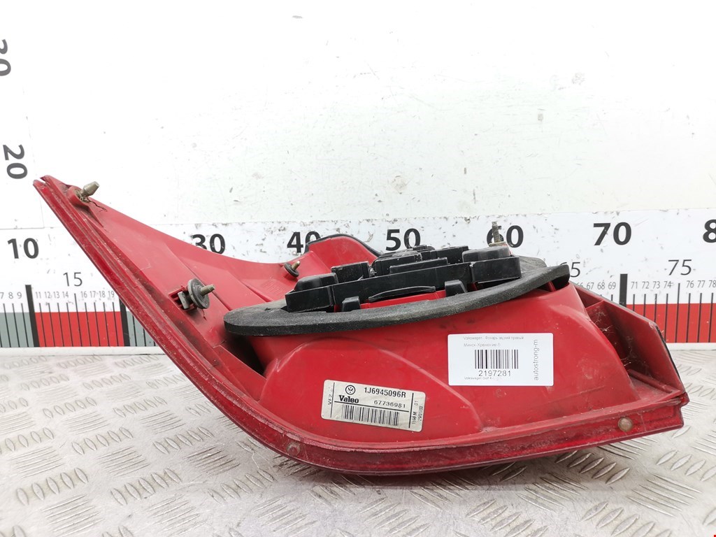 Фонарь задний правый VOLKSWAGEN Golf IV 1997-2003