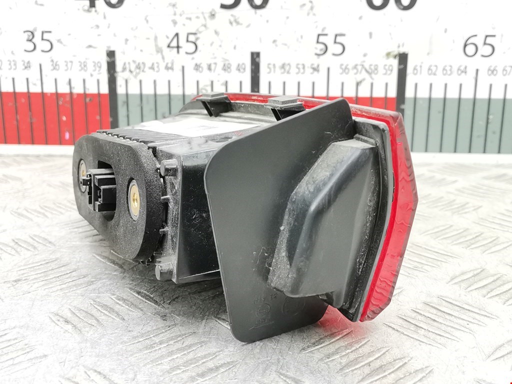 Фонарь задний внутренний правый SKODA Karoq 2017-н.в.