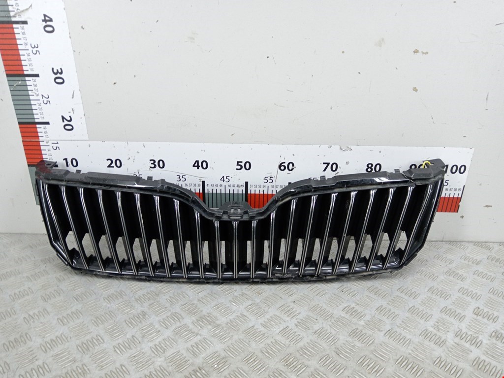 Решетка радиатора SKODA Superb 2002-2008