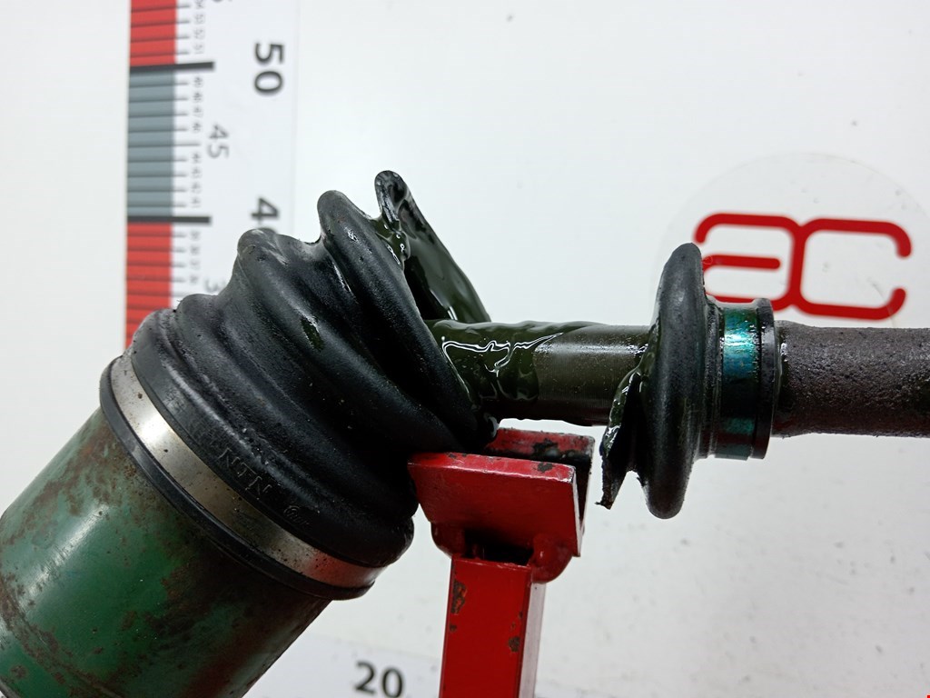 Полуось (привод, приводной вал) передняя левая MAZDA Premacy CP 1999-2004