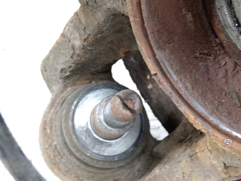 Ступица задняя левая MERCEDES-BENZ M-Class W163 ML 1997-2005