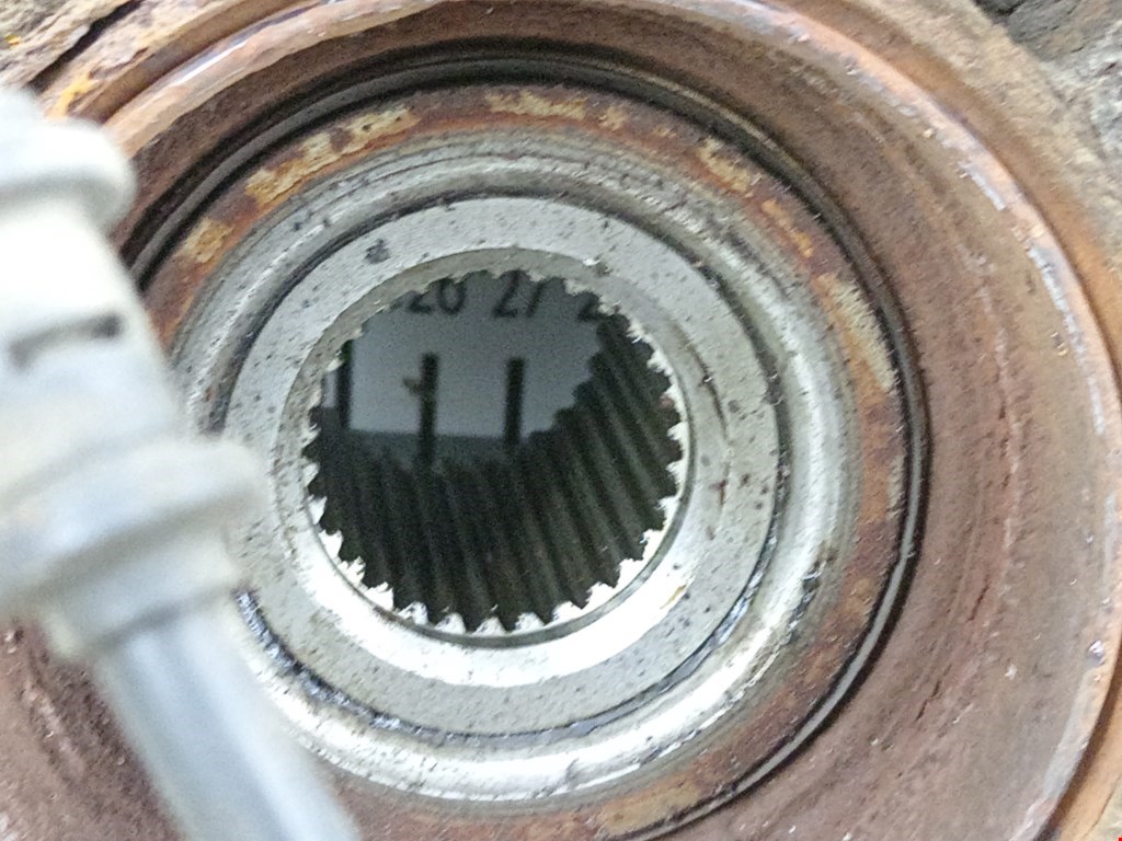 Ступица задняя левая MERCEDES-BENZ M-Class W163 ML 1997-2005