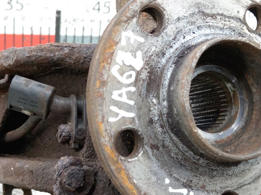 Ступица передняя левая VOLKSWAGEN Polo IV 2001-2009