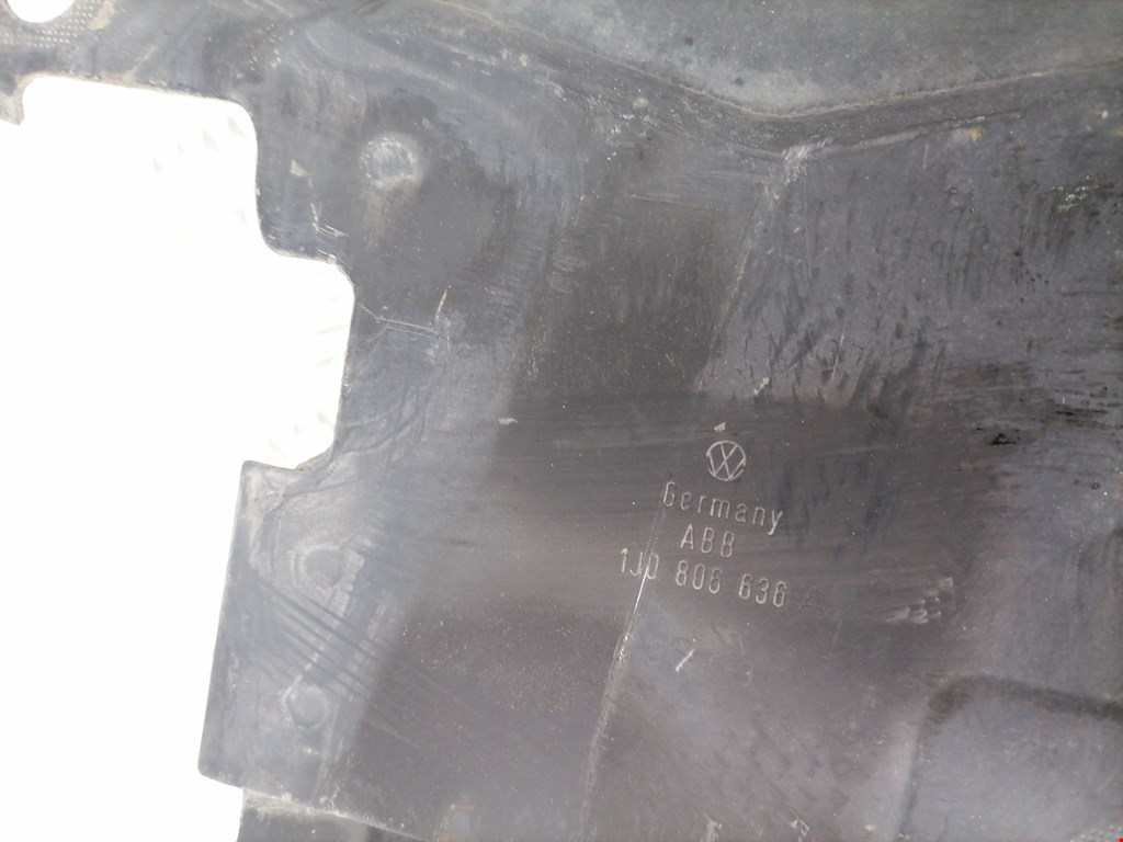 Усилитель переднего бампера (передний) VOLKSWAGEN Golf IV 1997-2003