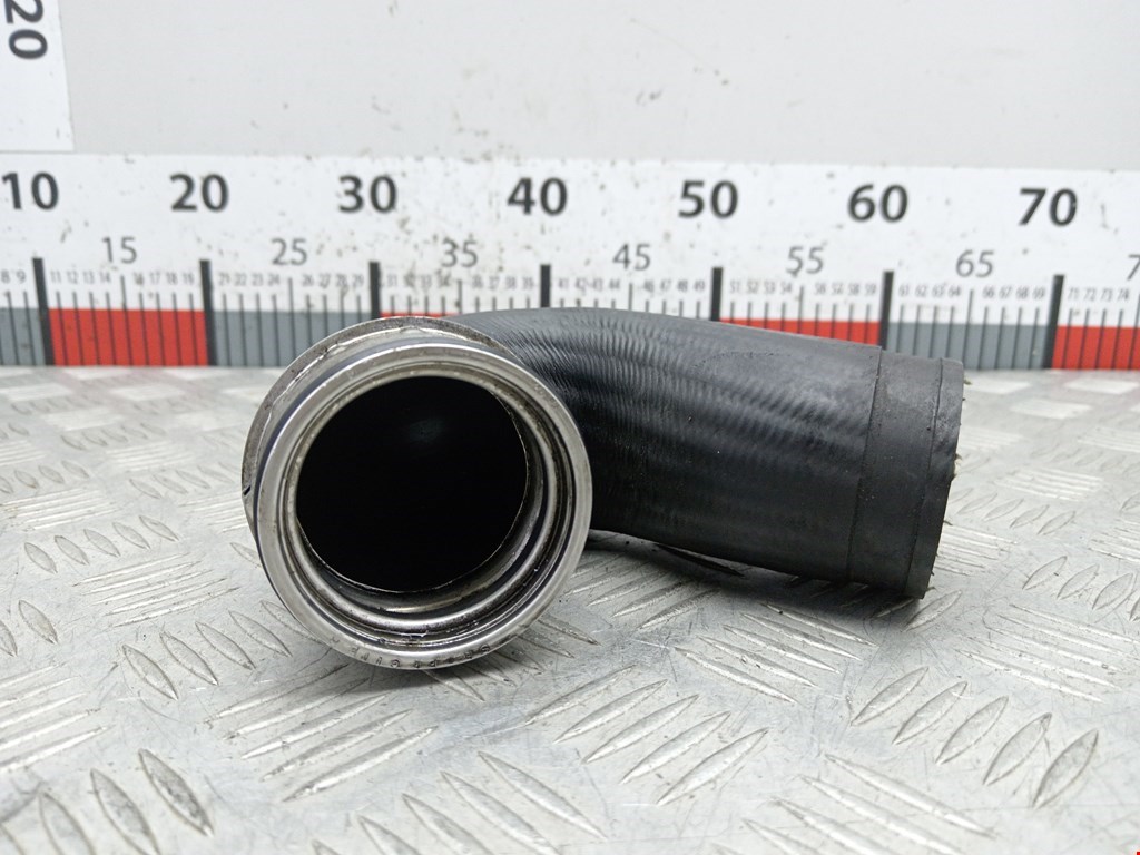 Патрубок интеркулера VOLKSWAGEN Passat B5 1997-2005