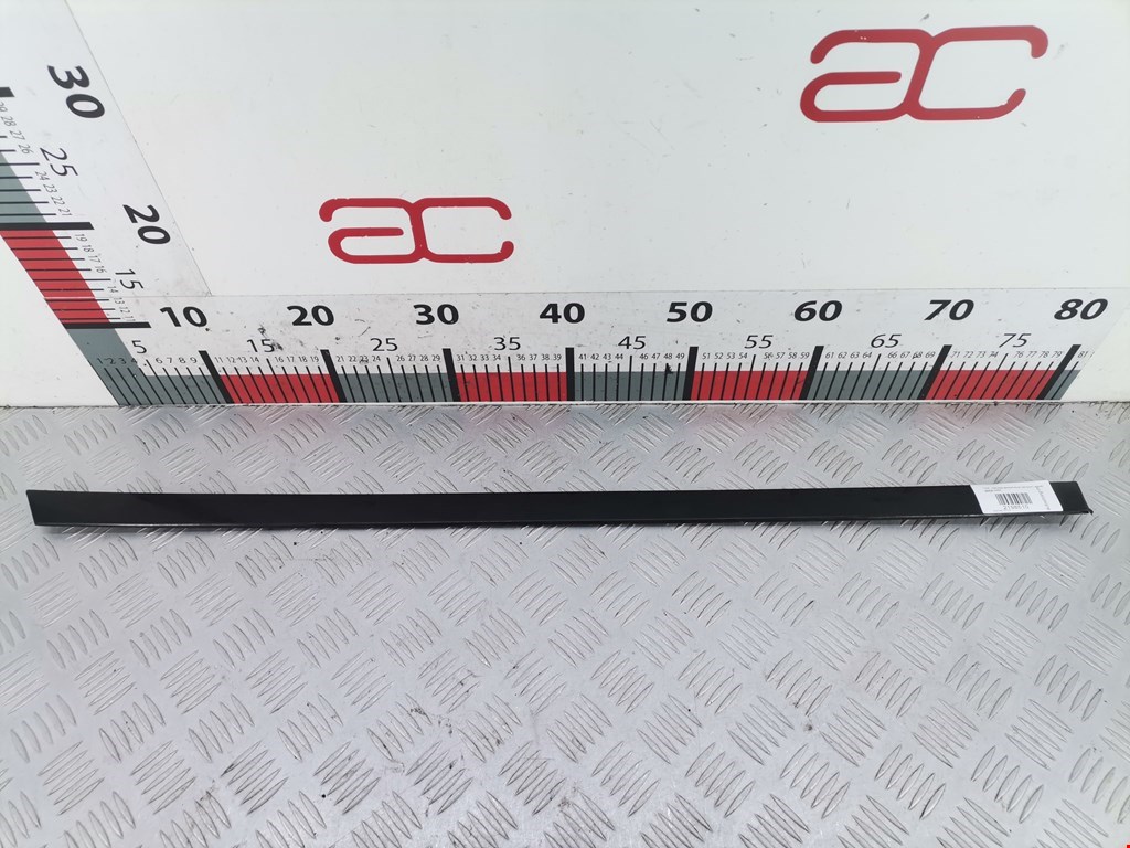 Накладка декоративная (молдинг) двери задней правой Audi A6 C5 (1997-2005)