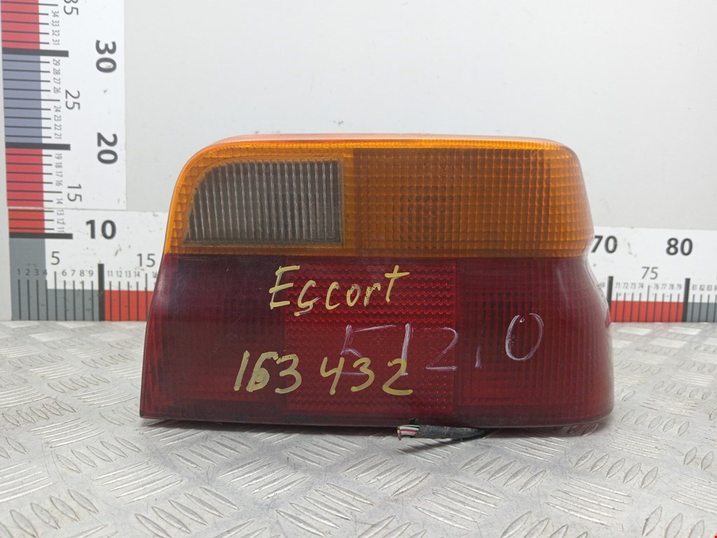 Фонарь задний правый FORD Escort 1990-1995