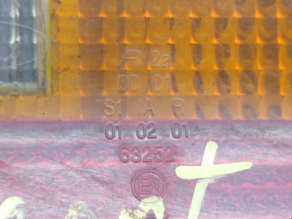 Фонарь задний правый FORD Escort 1990-1995