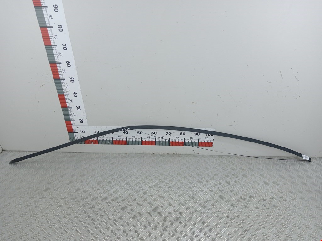 Молдинг лобового стекла MERCEDES-BENZ C-Class C-klasse W203 2000-2007