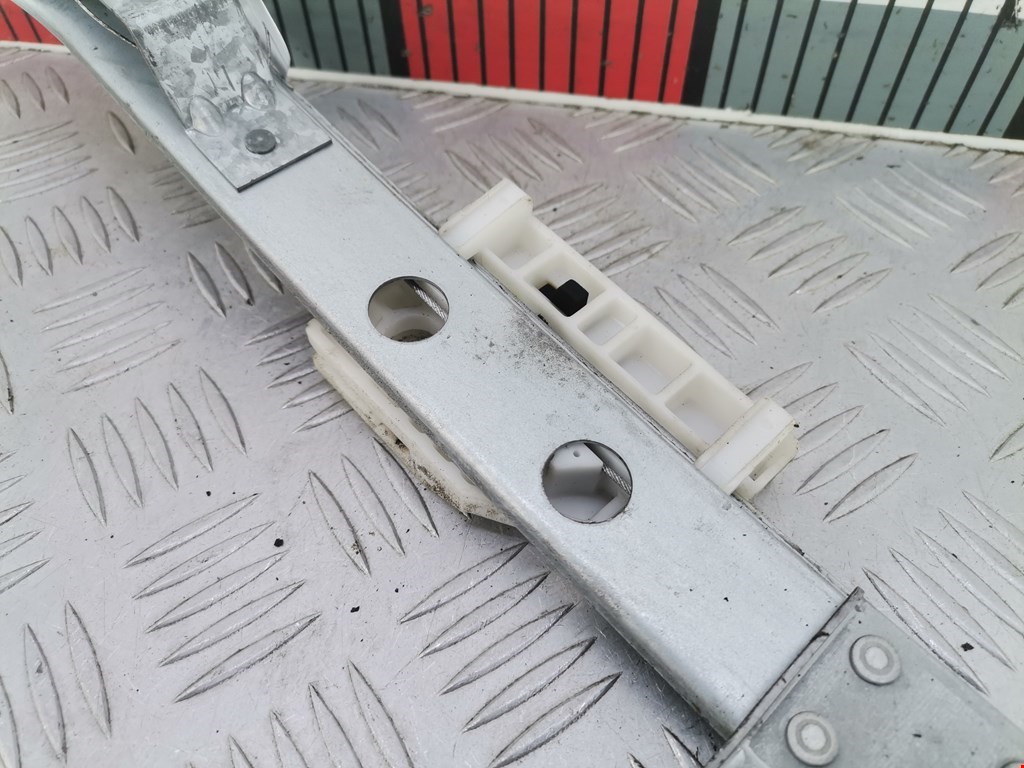 Стеклоподъемник задний правый CITROEN C3 2002-2009