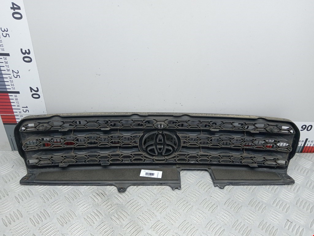 Решетка радиатора TOYOTA RAV 4 XA20 2000-2005
