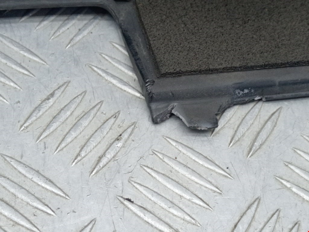 Решетка радиатора TOYOTA RAV 4 XA20 2000-2005