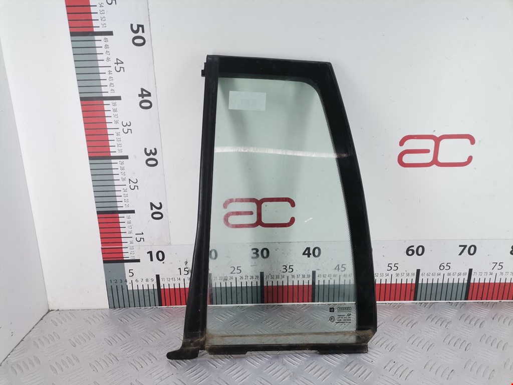 Стекло двери задней левой (форточка) Opel Omega B (1994-2004)