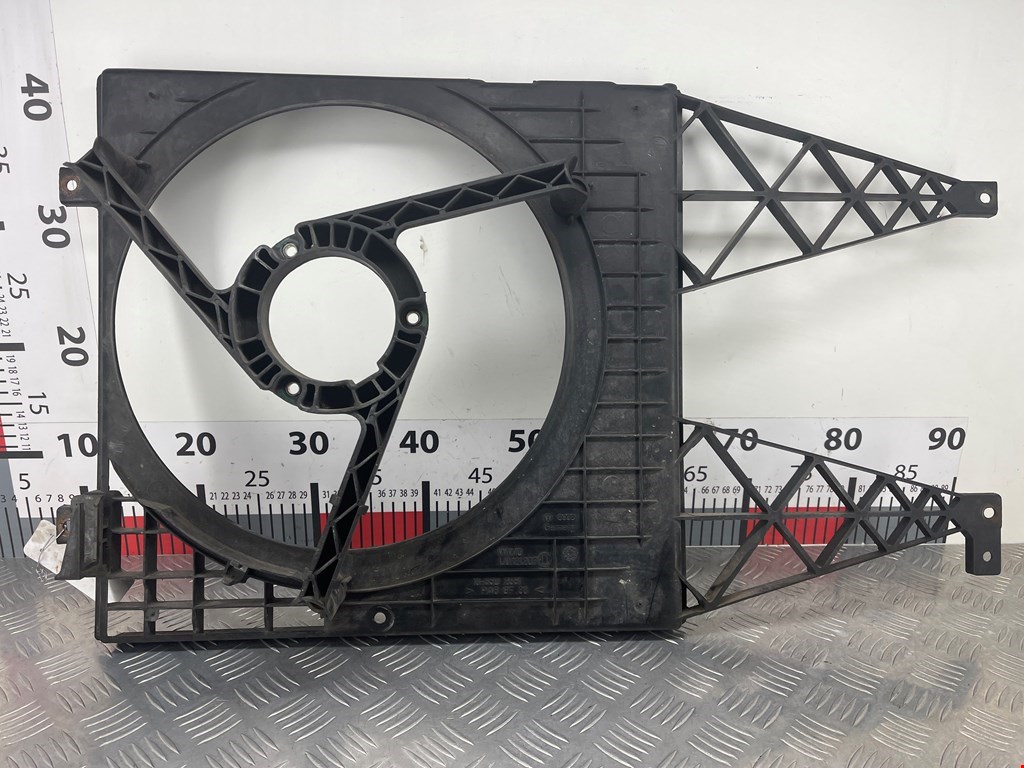 Диффузор (кожух) вентилятора VOLKSWAGEN Golf IV 1997-2003