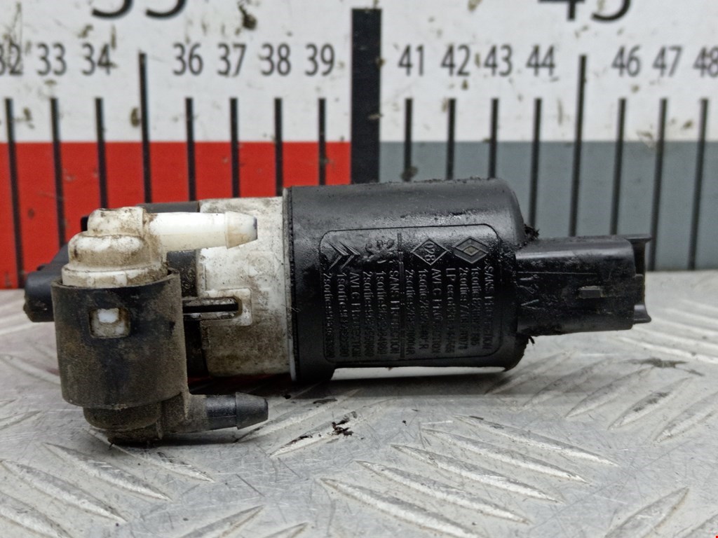 Насос (моторчик) омывателя Citroen C4 Picasso 1 (2006-2013)