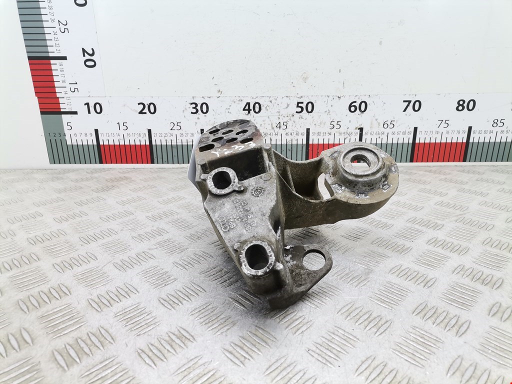 Кронштейн (крепление лапа) двигателя Audi A6 C5 (1997-2005)