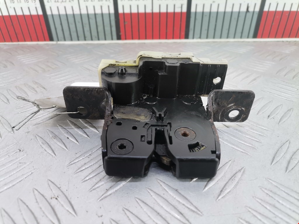 Замок багажника (крышки двери) RENAULT Scenic II 2003-2010