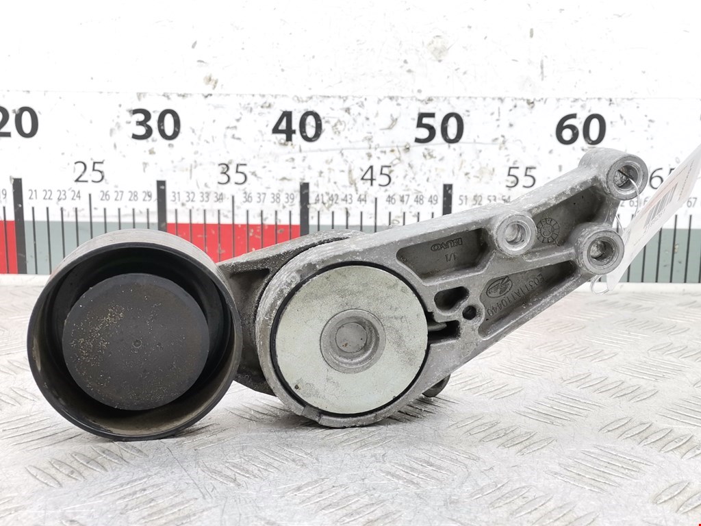 Натяжитель ремня генератора (приводного поликлинового ремня Audi A6 C5 (1997-2005)