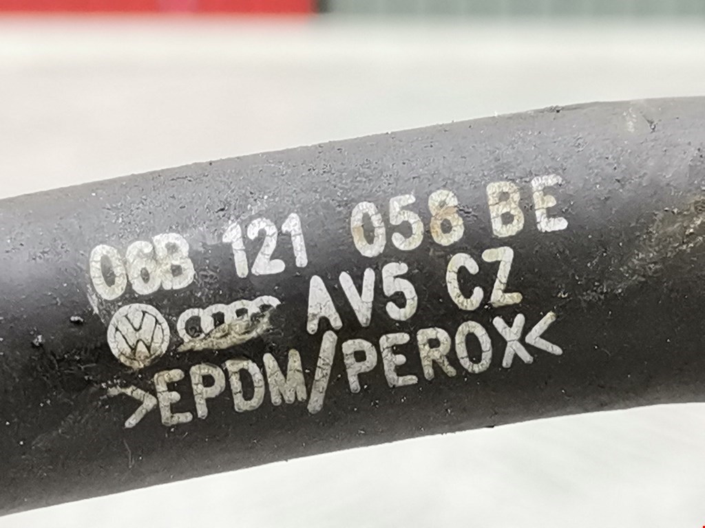 Патрубок AUDI A6 C5 1997-2004