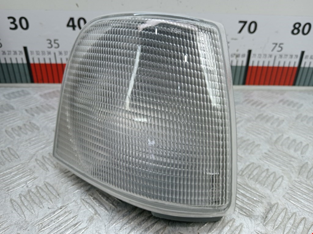 Указатель поворота (поворотник) правый Audi 100/200 C3 (1982-1991)