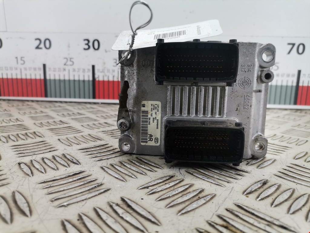 Блок управления двигателем Opel Corsa C (2000-2006)