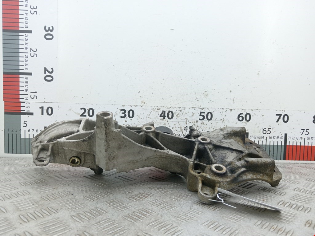 Кронштейн генератора RENAULT Megane I 1996-2002