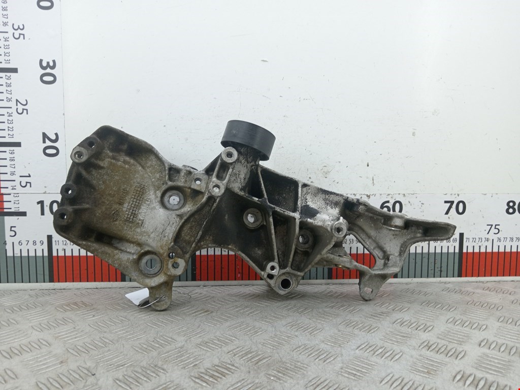Кронштейн генератора RENAULT Megane I 1996-2002