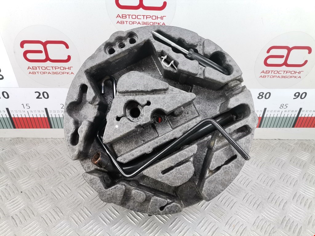 Ящик для инструментов (набор инструментов штатный) Opel Astra H (2004-2014)