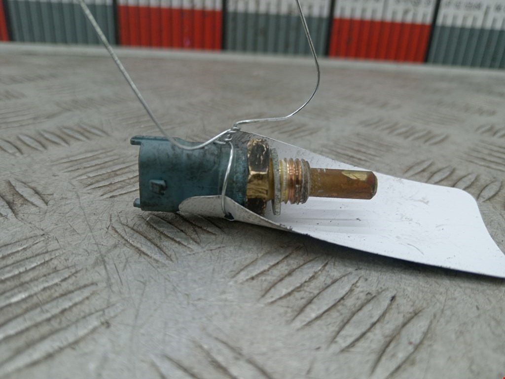 Датчик температуры охлаждающей жидкости Opel Astra H (2004-2014)