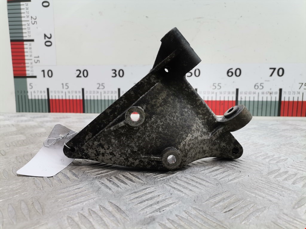 Кронштейн кондиционера AUDI A6 C5 1997-2004