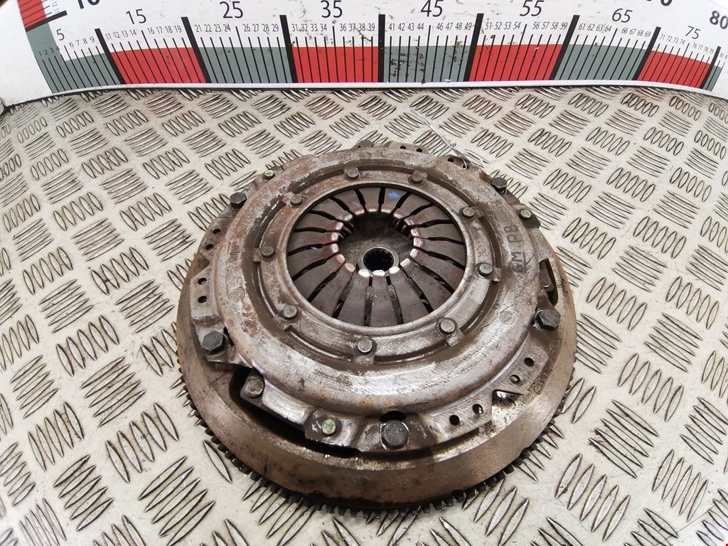Маховик (демпфер сцепления) OPEL Corsa C 2000-2006