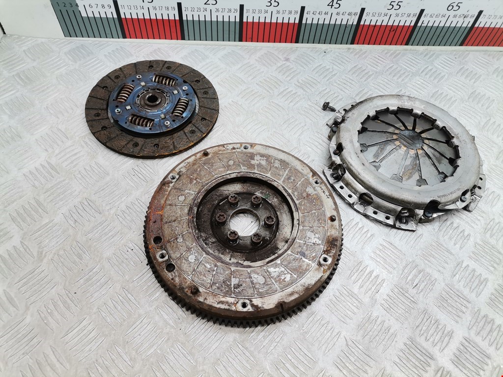 Маховик (демпфер сцепления) FIAT Grande Punto 2005-2009