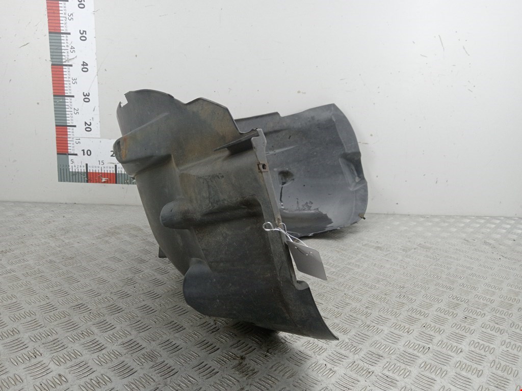 Локер (подкрылок) передний правый MERCEDES-BENZ M-Class W163 ML 1997-2005