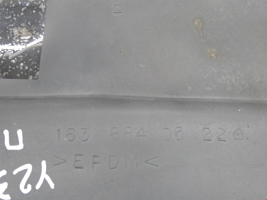 Локер (подкрылок) передний правый MERCEDES-BENZ M-Class W163 ML 1997-2005