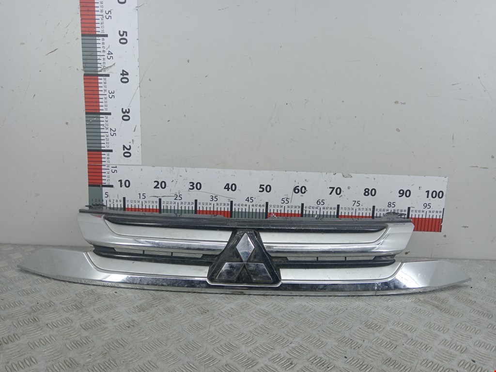 Решетка радиатора MITSUBISHI Outlander GF0W 2012-н.в.