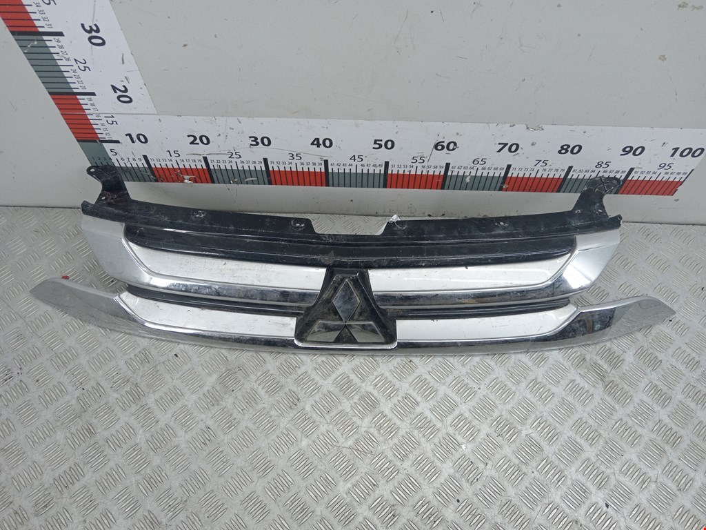 Решетка радиатора MITSUBISHI Outlander GF0W 2012-н.в.