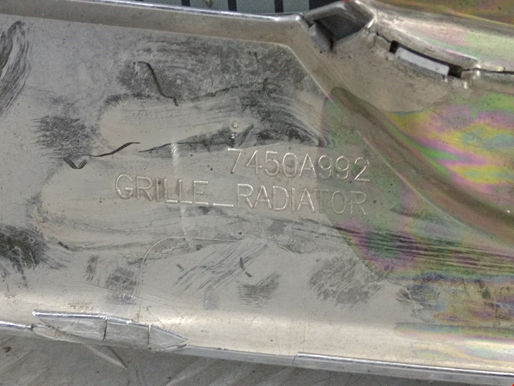 Решетка радиатора MITSUBISHI Outlander GF0W 2012-н.в.