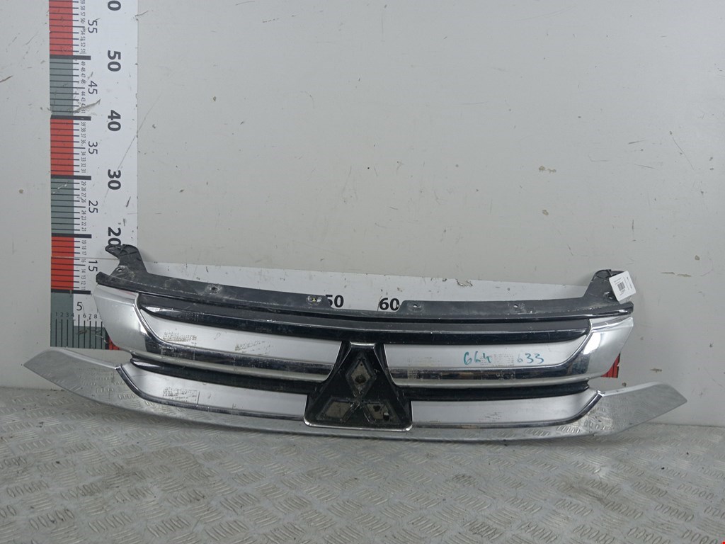 Решетка радиатора MITSUBISHI Outlander GF0W 2012-н.в.