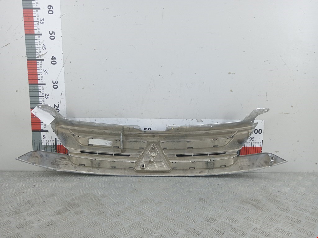 Решетка радиатора MITSUBISHI Outlander GF0W 2012-н.в.