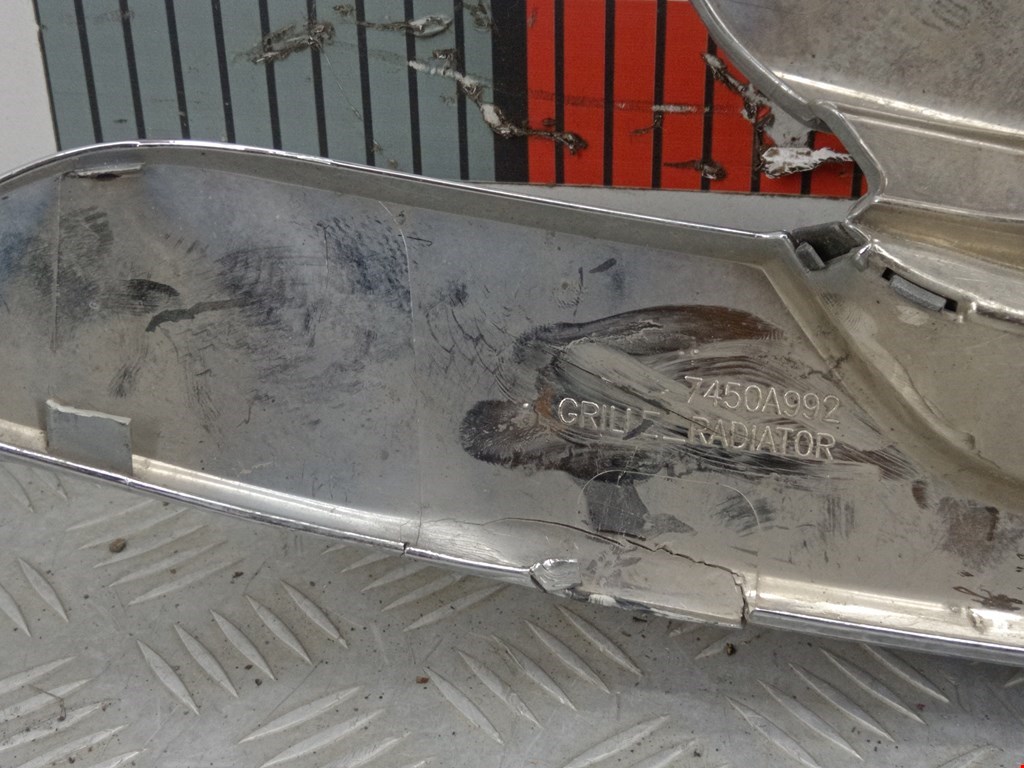 Решетка радиатора MITSUBISHI Outlander GF0W 2012-н.в.