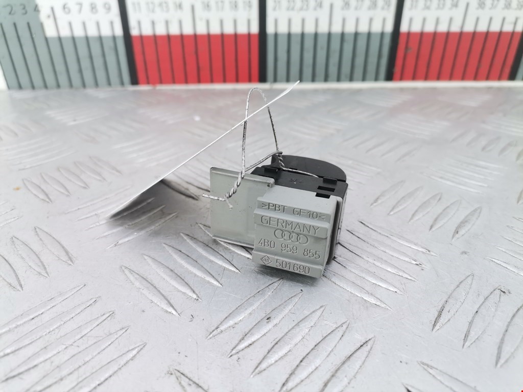 Кнопка стеклоподъемника AUDI A6 C5 1997-2004