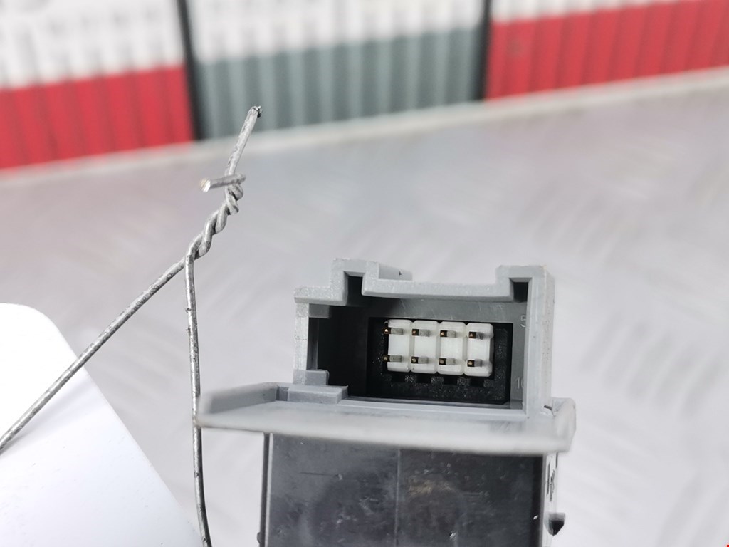 Кнопка стеклоподъемника AUDI A6 C5 1997-2004