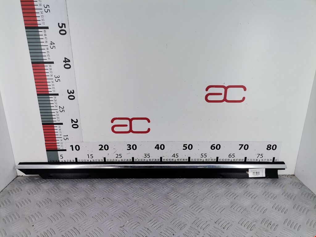 Накладка декоративная (молдинг) стекла двери задней правой Audi A6 C5 (1997-2005)