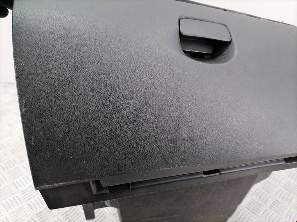 Бардачок RENAULT Megane III 2009-2016