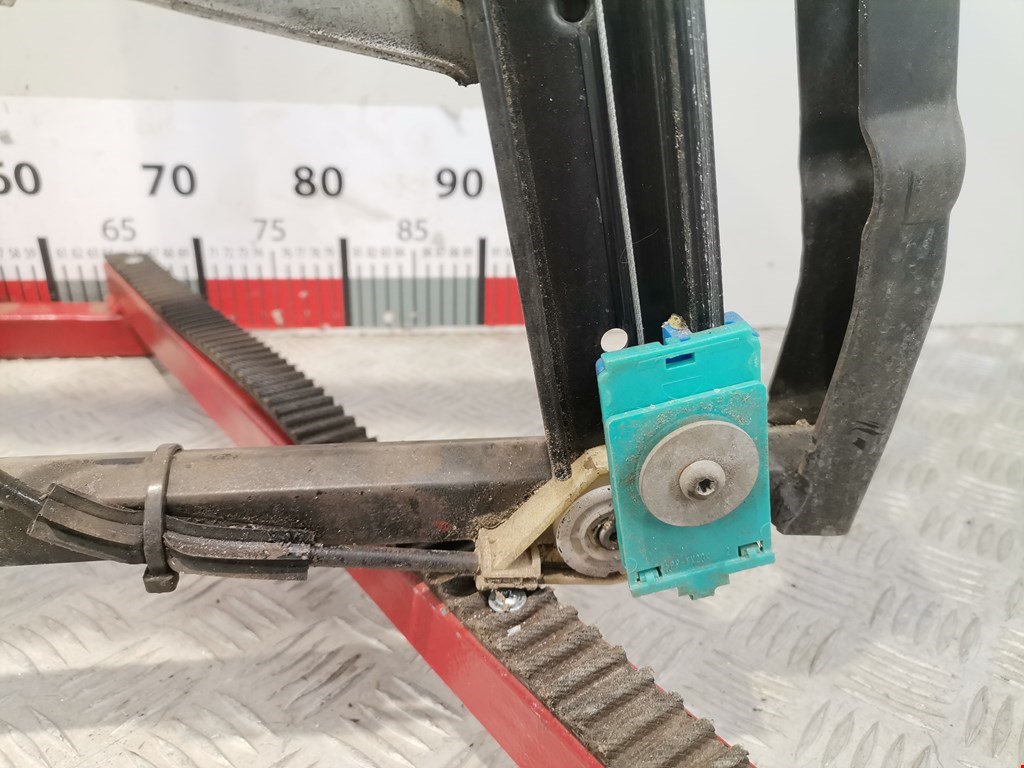 Стеклоподъемник передний правый AUDI A6 C5 1997-2004