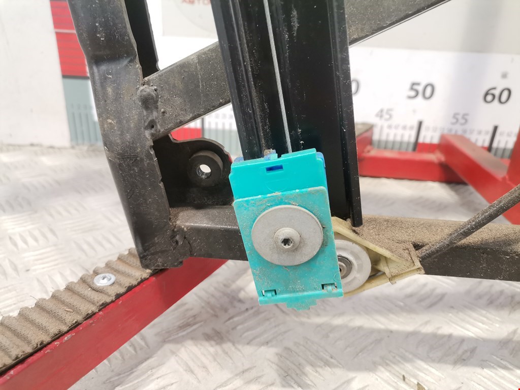 Стеклоподъемник передний правый AUDI A6 C5 1997-2004