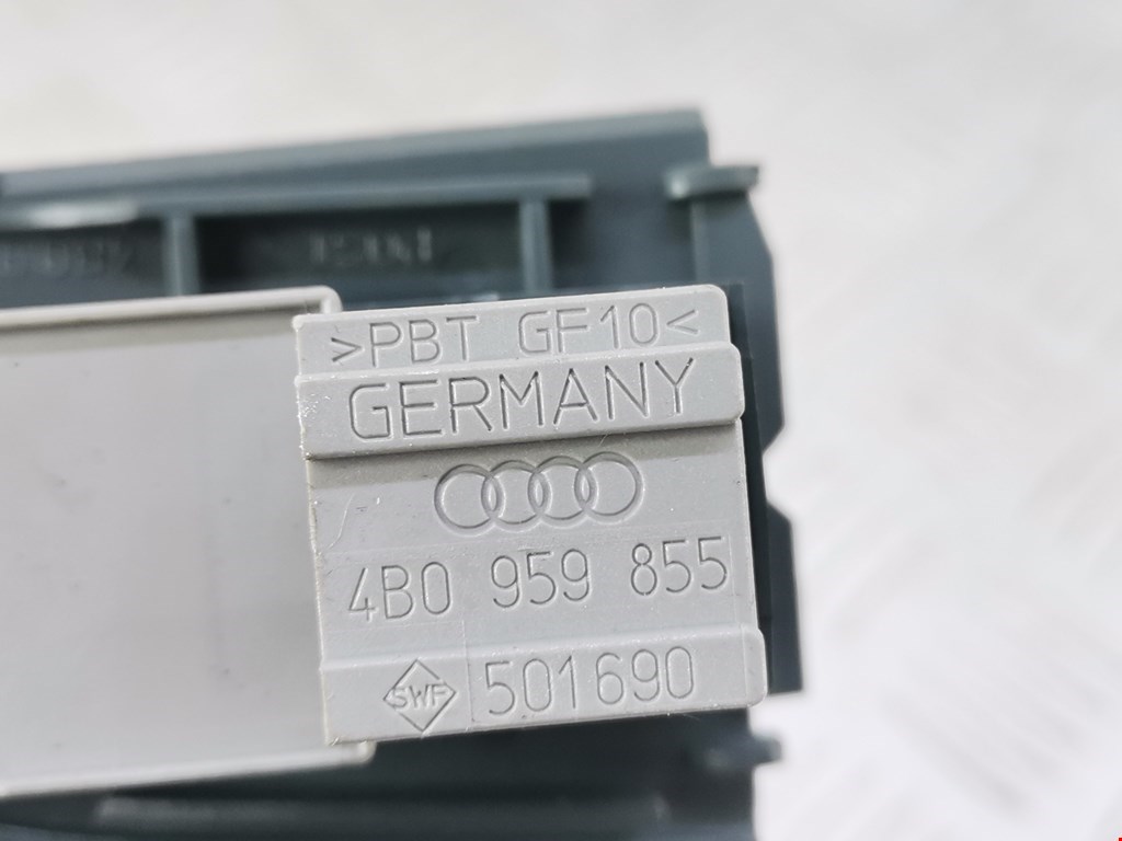 Кнопка стеклоподъемника AUDI A6 C5 1997-2004