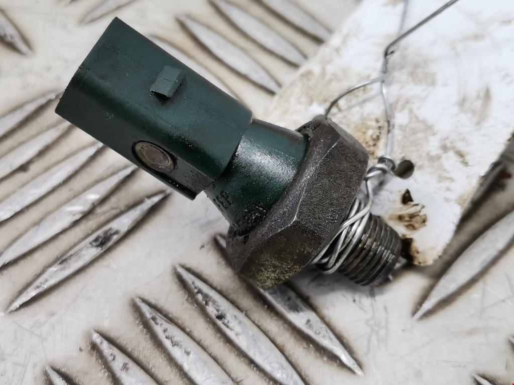 Датчик давления масла Volkswagen Golf 4 (1997-2004)