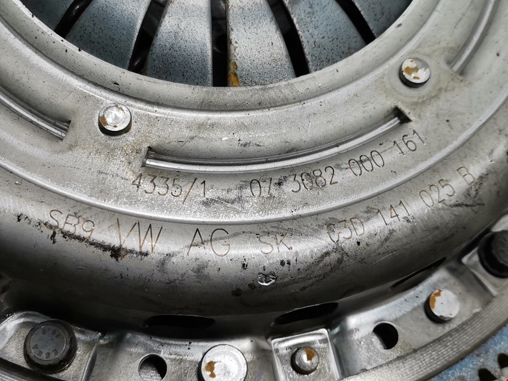 Маховик (демпфер сцепления) SKODA Fabia MK1 1999-2006