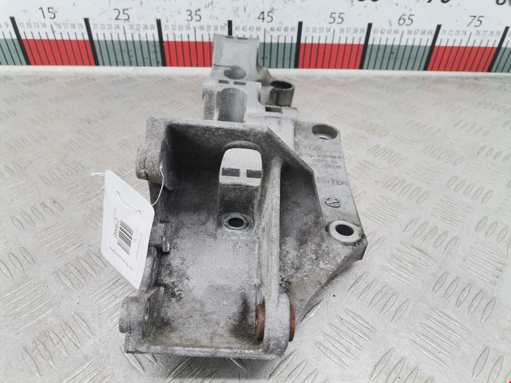 Кронштейн генератора SEAT Alhambra 1996-2010